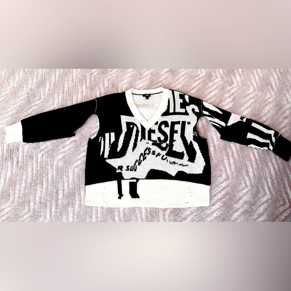 Diesel cutout black and white print sweater. Size S. Very good condition - Picture 1 of 10